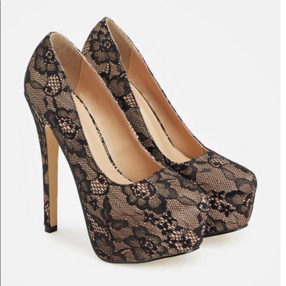 Black lace Just Fab Heels 6.5